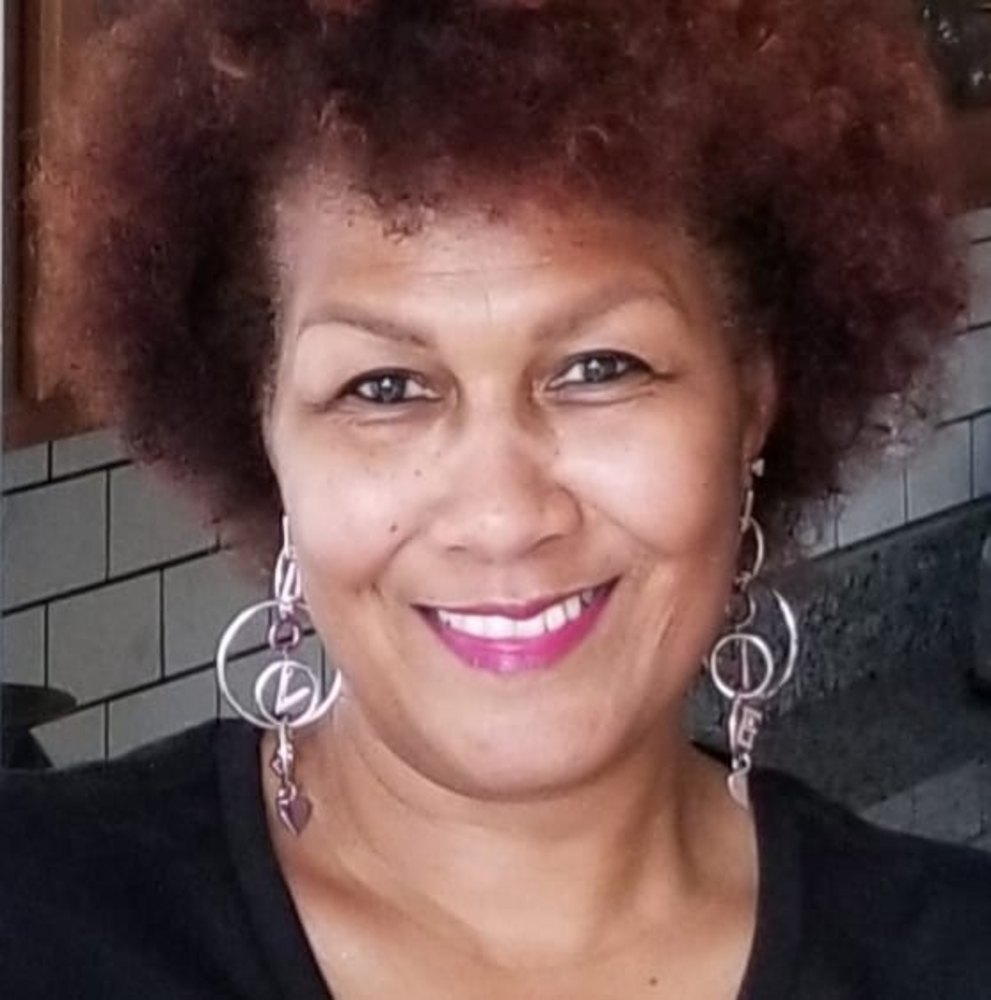 Meet your Posher, Debbie